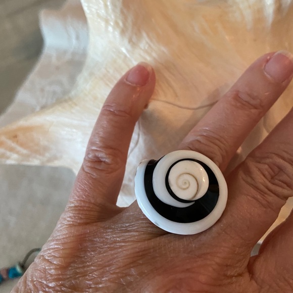 100% shell ring - Picture 2 of 3